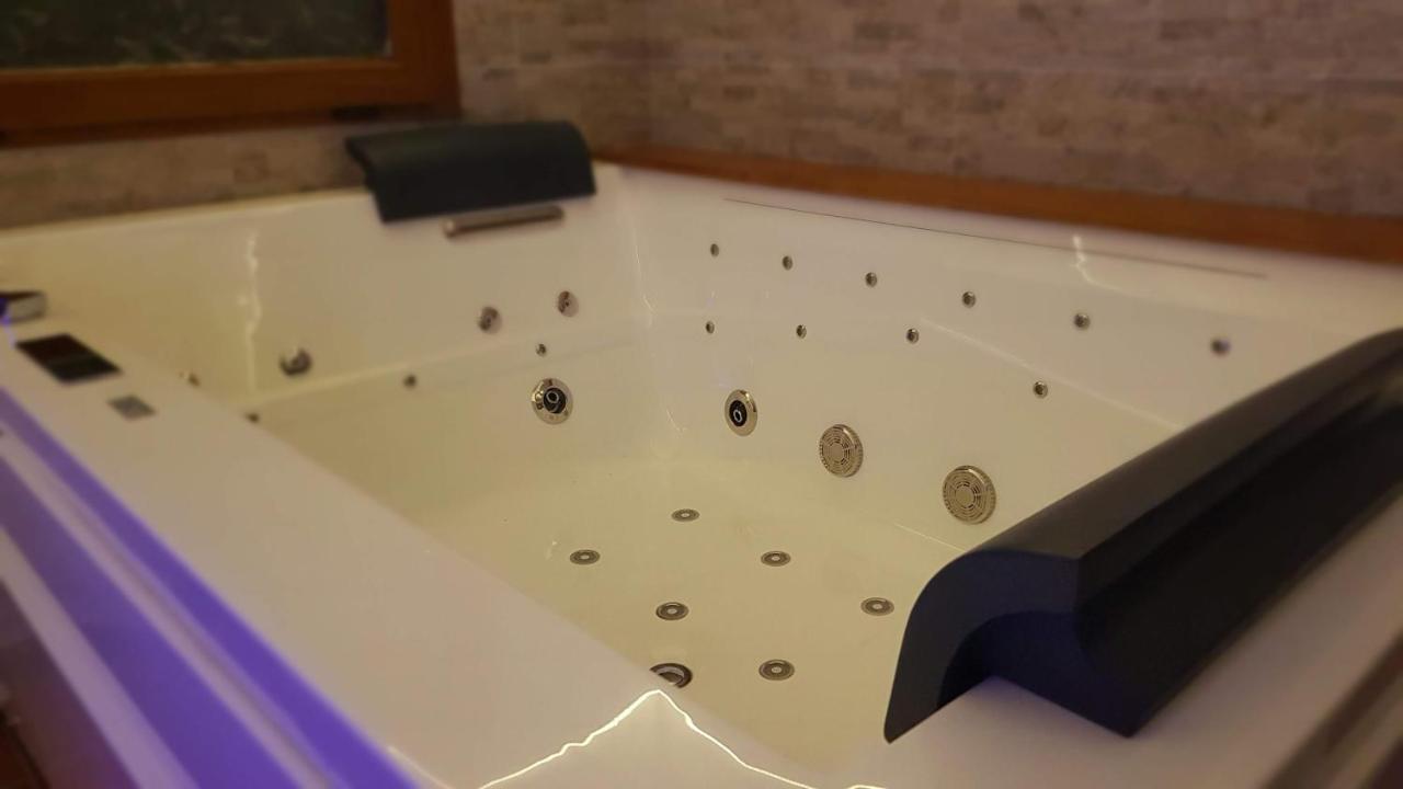Villa Camilla - Tiny - Exclusive Pool Lucca Exterior foto